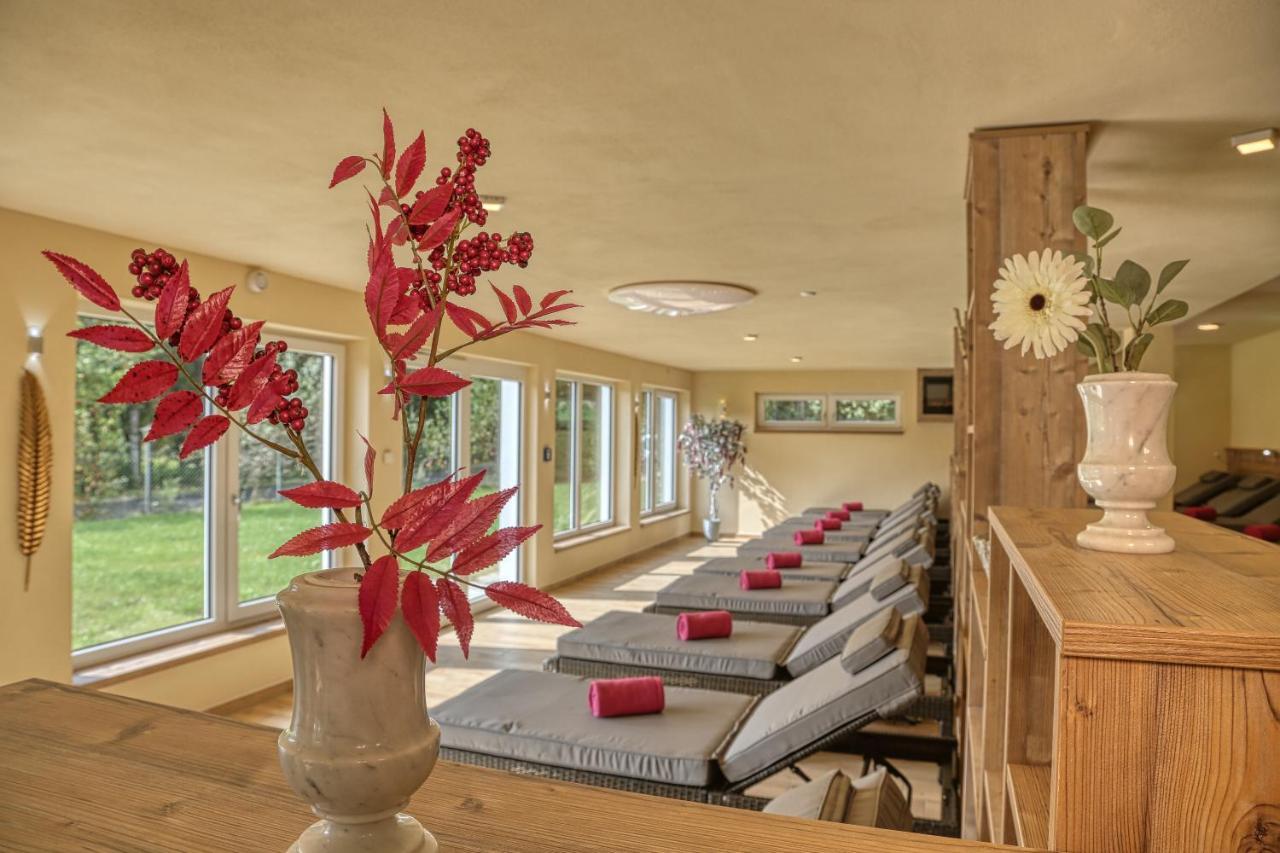 Wellnesshotel Deine Auszeit, Adults Only Achslach Exterior photo