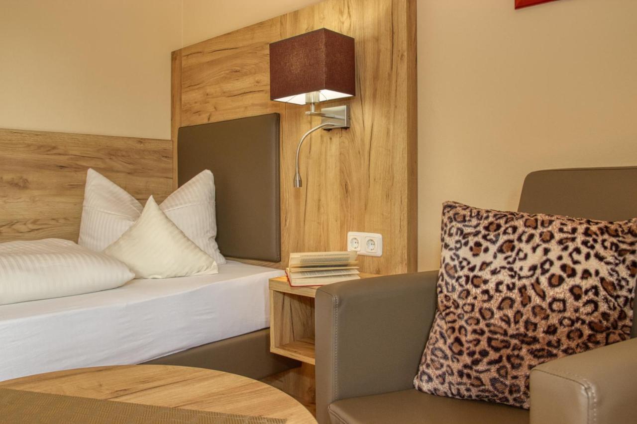 Wellnesshotel Deine Auszeit, Adults Only Achslach Exterior photo