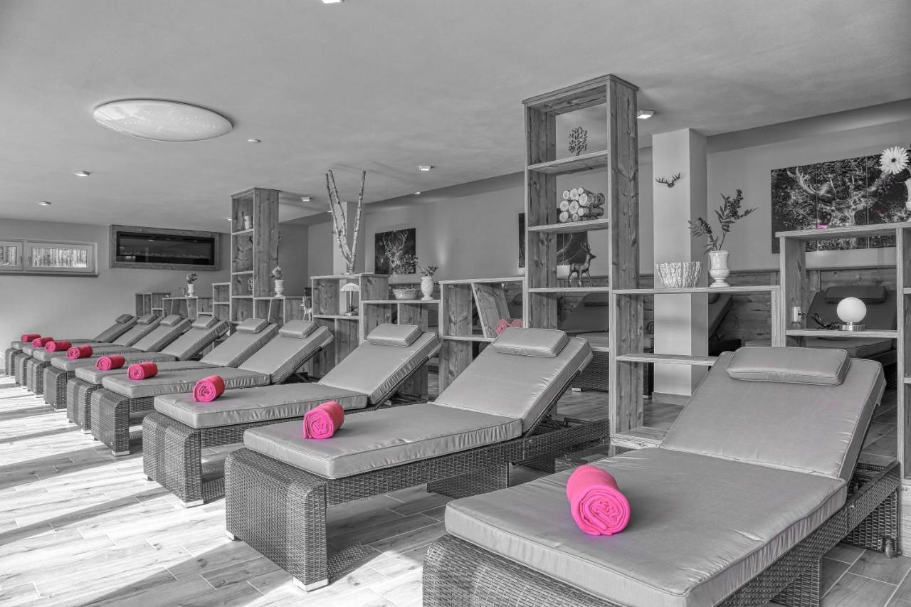Wellnesshotel Deine Auszeit, Adults Only Achslach Exterior photo