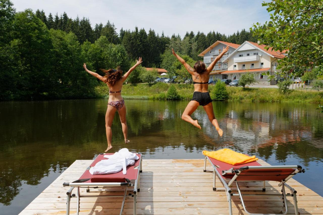 Wellnesshotel Deine Auszeit, Adults Only Achslach Exterior photo