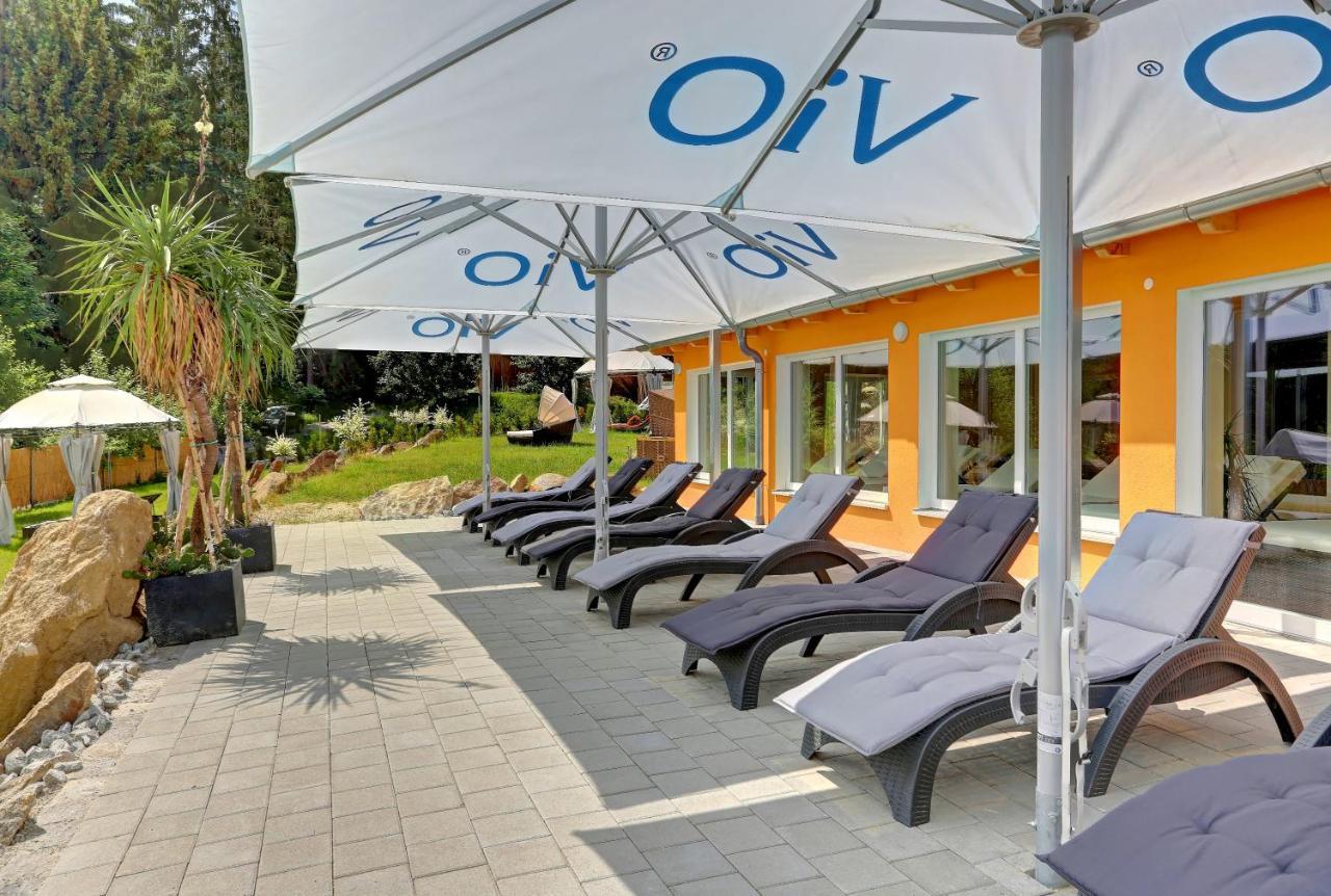 Wellnesshotel Deine Auszeit, Adults Only Achslach Exterior photo