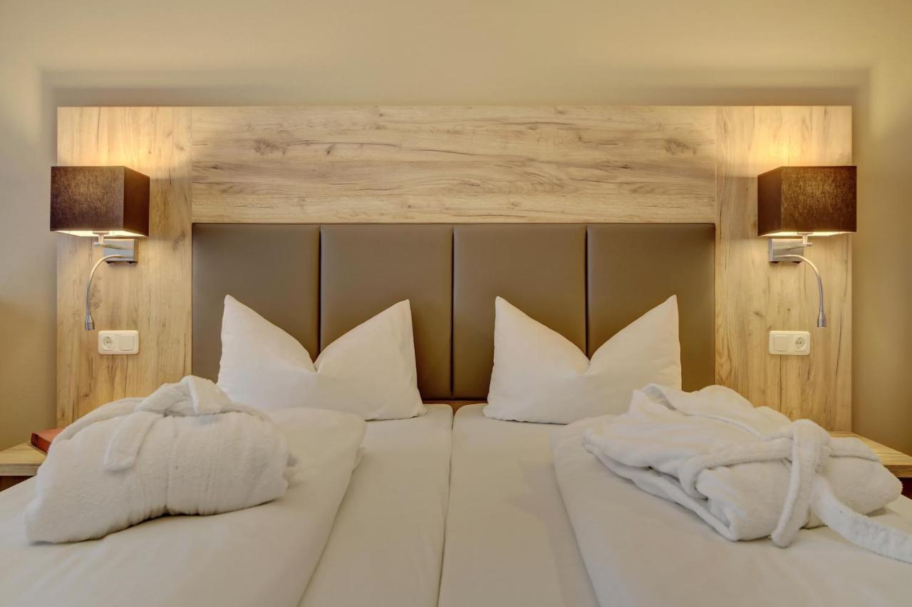 Wellnesshotel Deine Auszeit, Adults Only Achslach Exterior photo