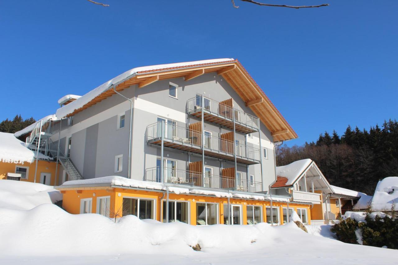 Wellnesshotel Deine Auszeit, Adults Only Achslach Exterior photo